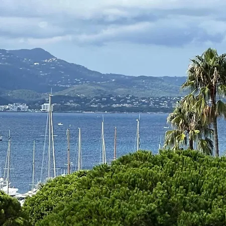 Апартаменты Sea View, Floor Facing Port Canto In Palm