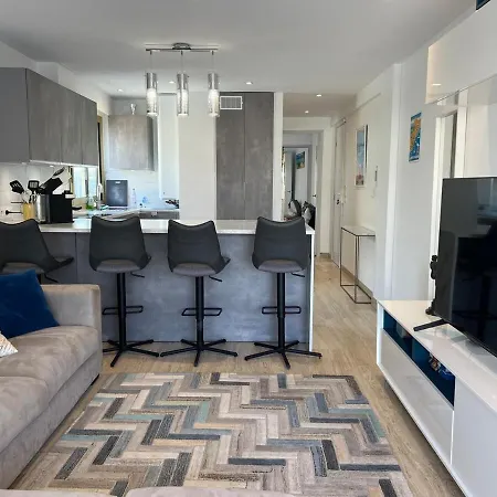 Apartment Sea View, Floor Facing Port Canto In Palm *