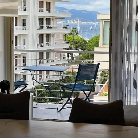 Sea View, Floor Facing Port Canto In Palm Apartment *