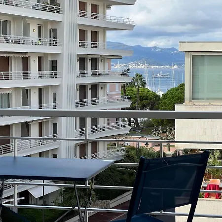 Sea View, Floor Facing Port Canto In Palm Apartment