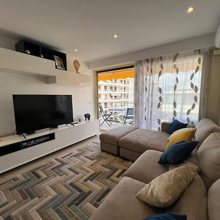 Sea View, Floor Facing Port Canto In Palm Apartment Cannes